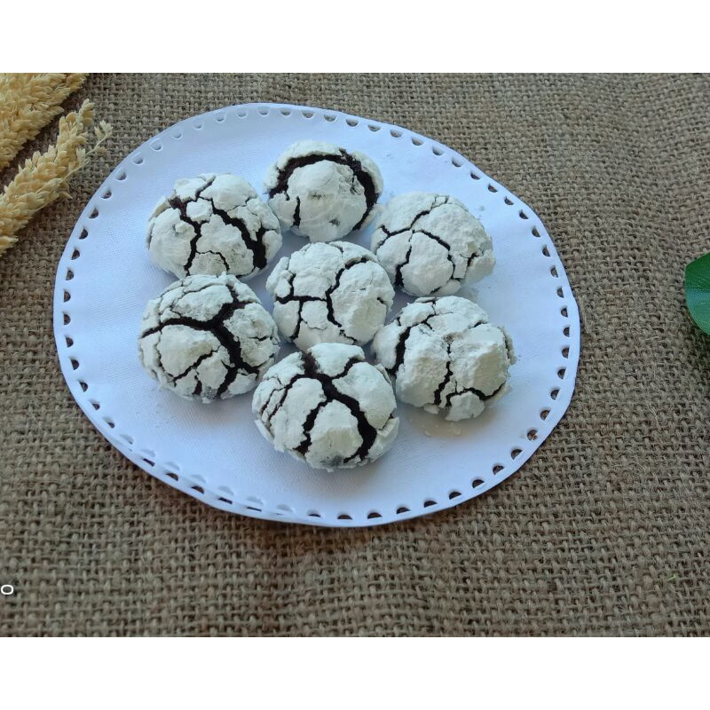 

Chocolate crinkle cookies