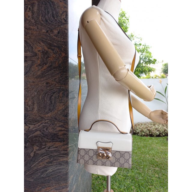 TAS WANITA GC PADLOCK MINI LEATHER AND GG SUPREM3