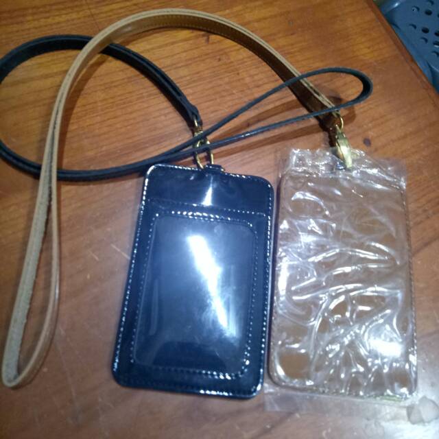 

Gantungan iD card mengkilap