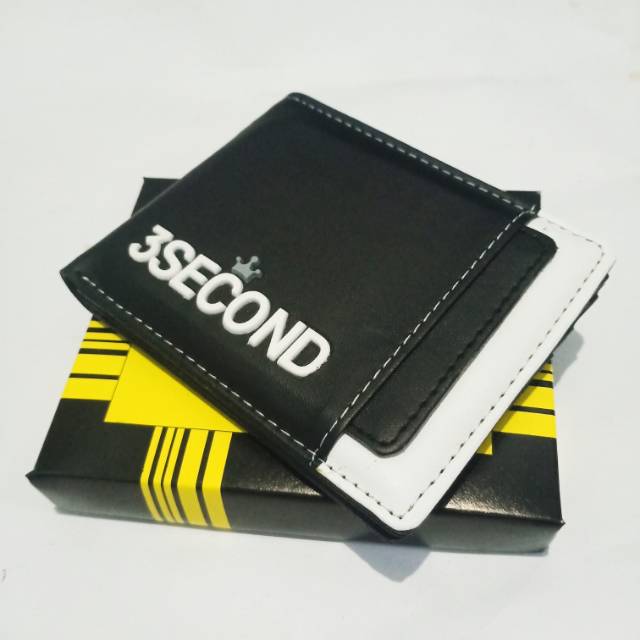 Dompet lipat distro