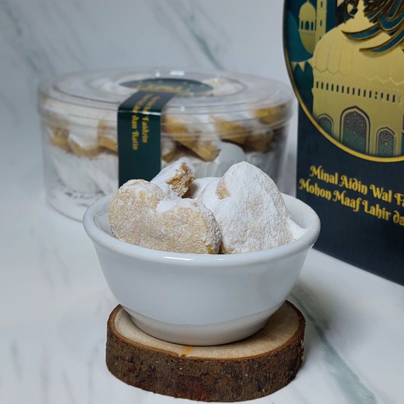 

Lily's Cookies Putri Salju Keju Single Jar (ukuran toples bulat 500 gr)