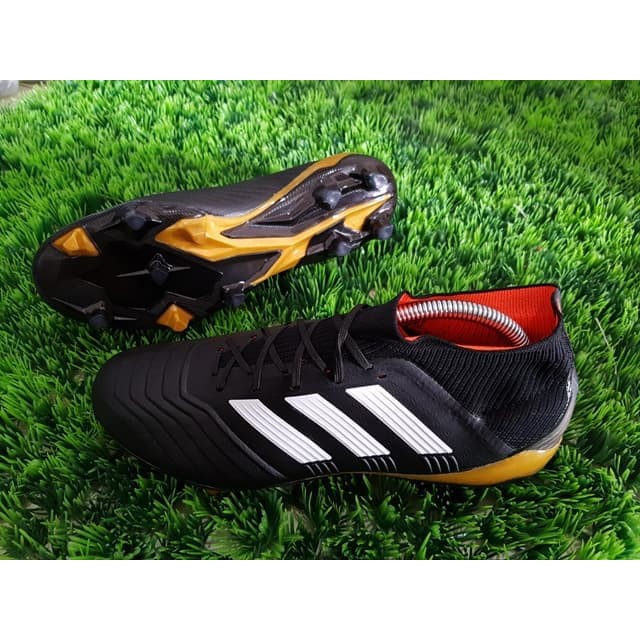 Soccer Adidas Predator 18.1 FG - Black Gold Red