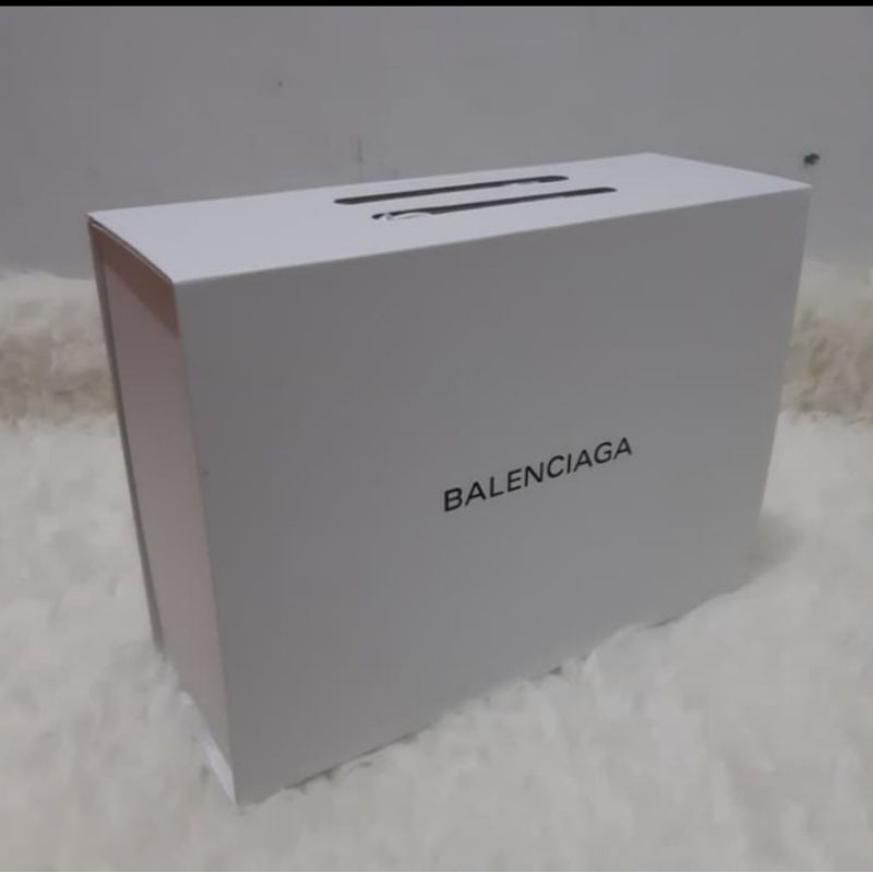 Box tas Balenciaga size 25cm - original