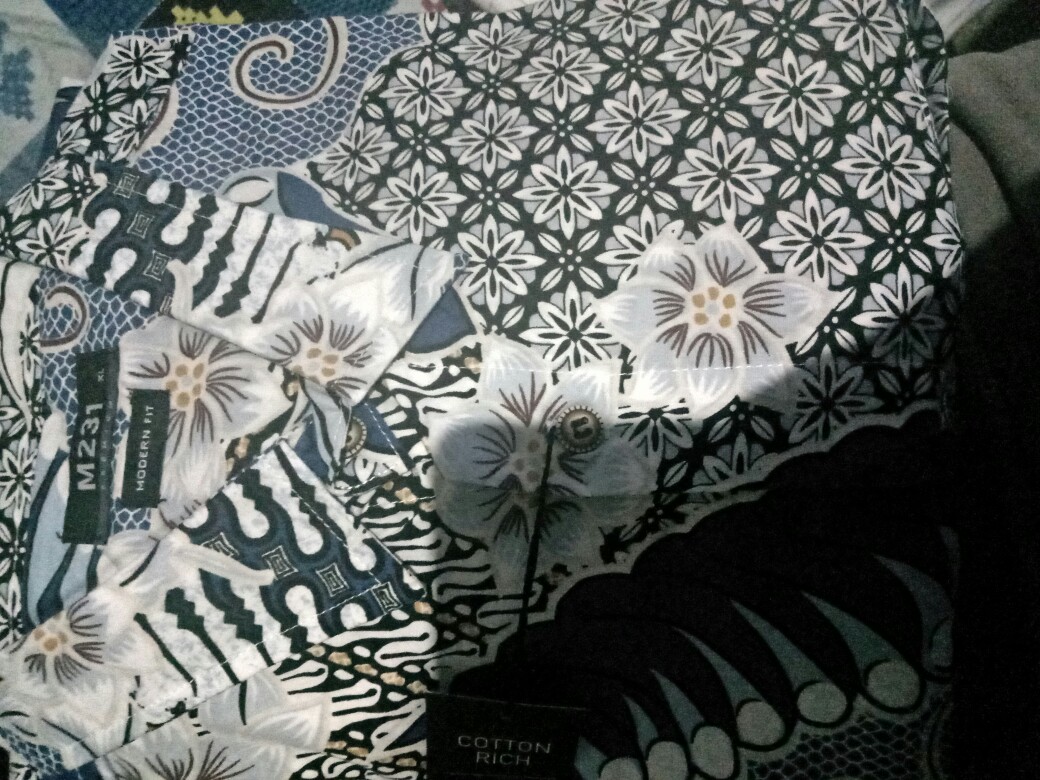 M231 Kemeja Pria Batik Panjang Biru 1423b