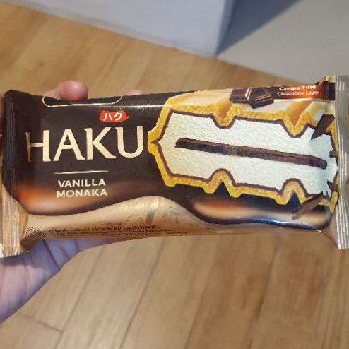 

Haku Ice Cream wafer crispy chocolate layer VANILA /MATCHA MONAKA 180ml