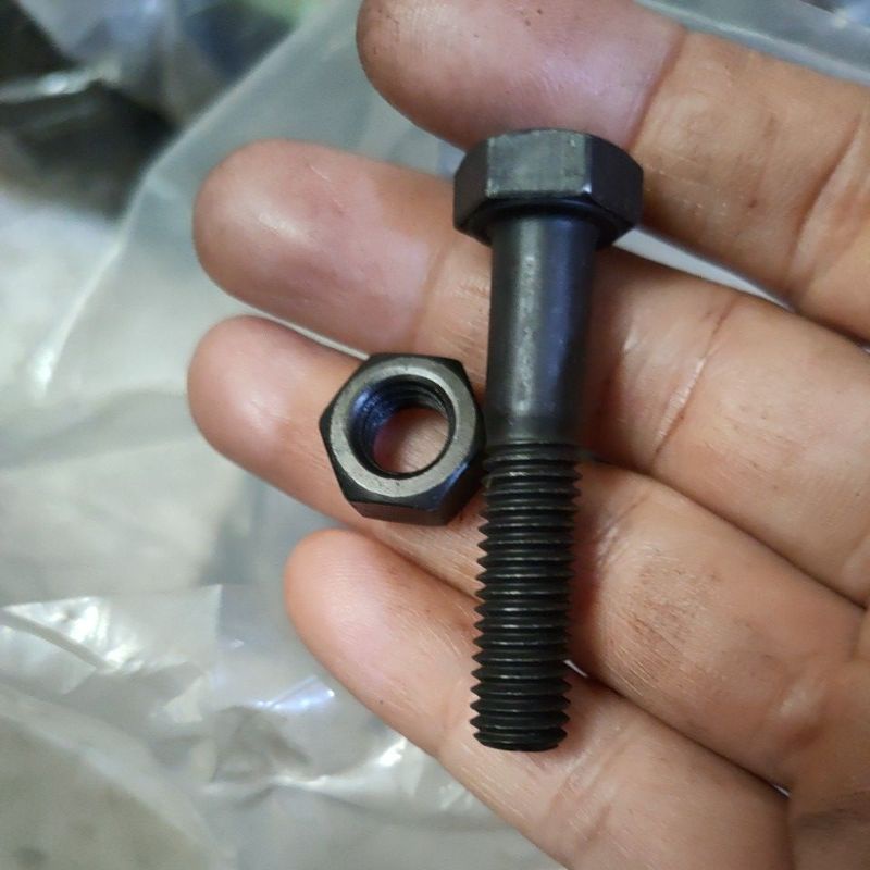 baut mur baja 8.8 m8x40 / baut mur m8x40 baja 8.8 / baut baja 8.8 m8x40 / baut baja 8.8 m8 x 40 + mu