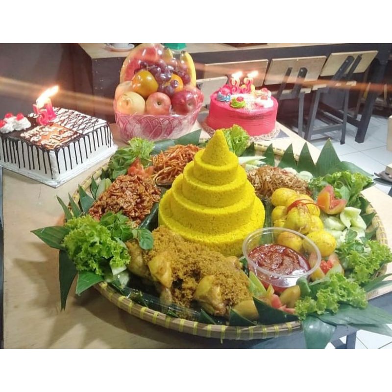 

Nasi Tumpeng Kekinian Hineni