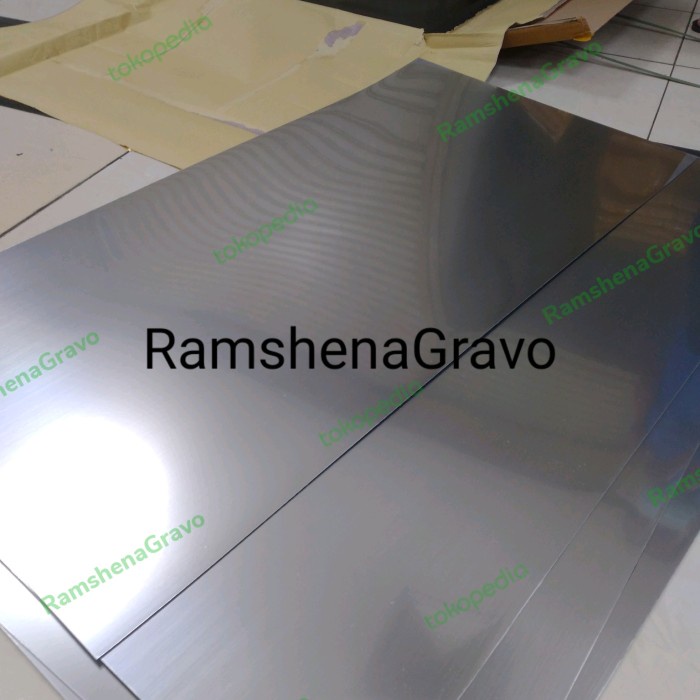 

Produk Unggulan Bahan Grafir/Gravoply/Name Tag/Panel/Hairline Gold/Silver 60X120Cm 1.5 Trendi