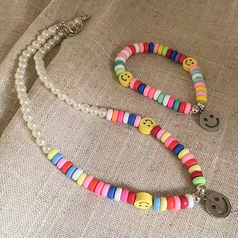 Kalung Rantai Klavikula Liontin Manik-Manik Mutiara Smiley Warna-Warni Pelangi