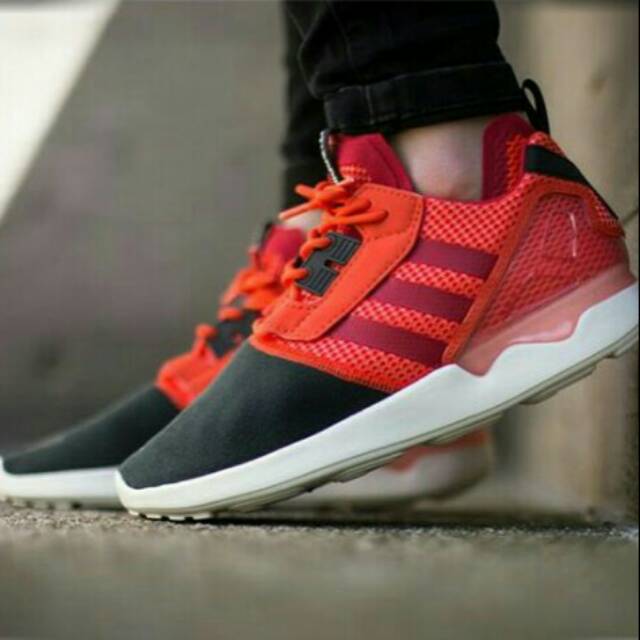 SEPATU ADIDAS ORIGINALS ZX 8000 BOSST
