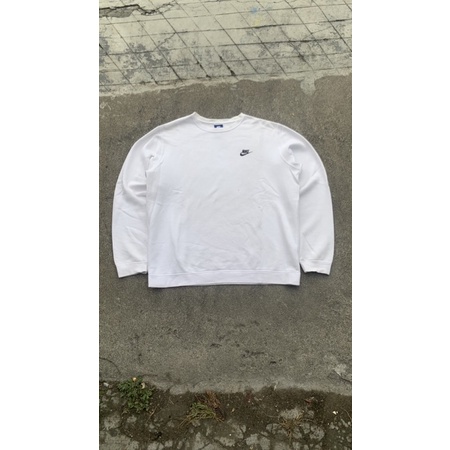 CREWNECK NIKE CLUB PUTIH