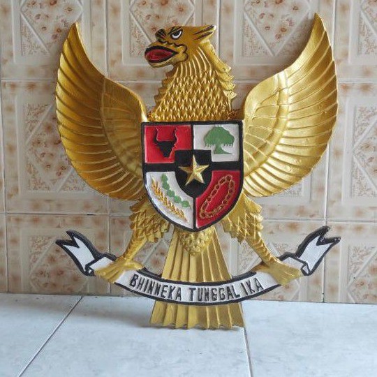 

garuda pancasila alat peraga pendidikan ukuran 30cm