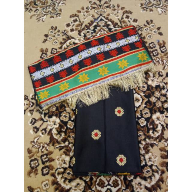 Songket khas palembang motif cantik manis tumtum hitam