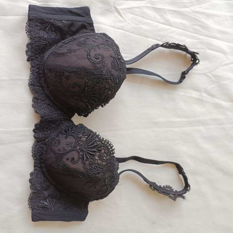 preloved bra branded vera wang size 34 A