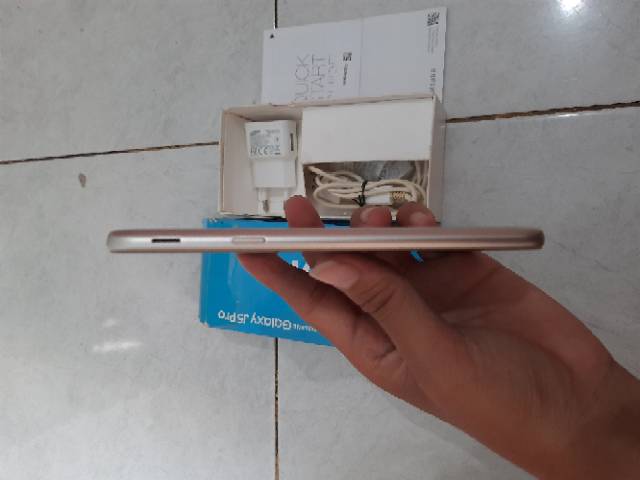 Samsung j5 pro-5