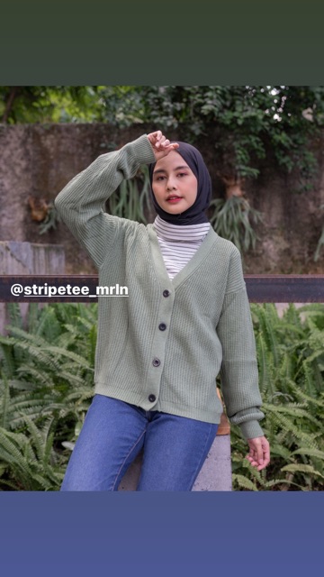 Wolly Crop // Cardigan Rajut Crop || By @stripetee_mrln-3