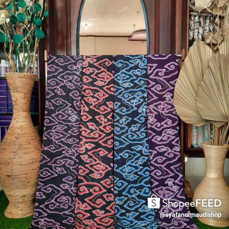 Kain batik katun tulis mega mendung dasar hitam ungu