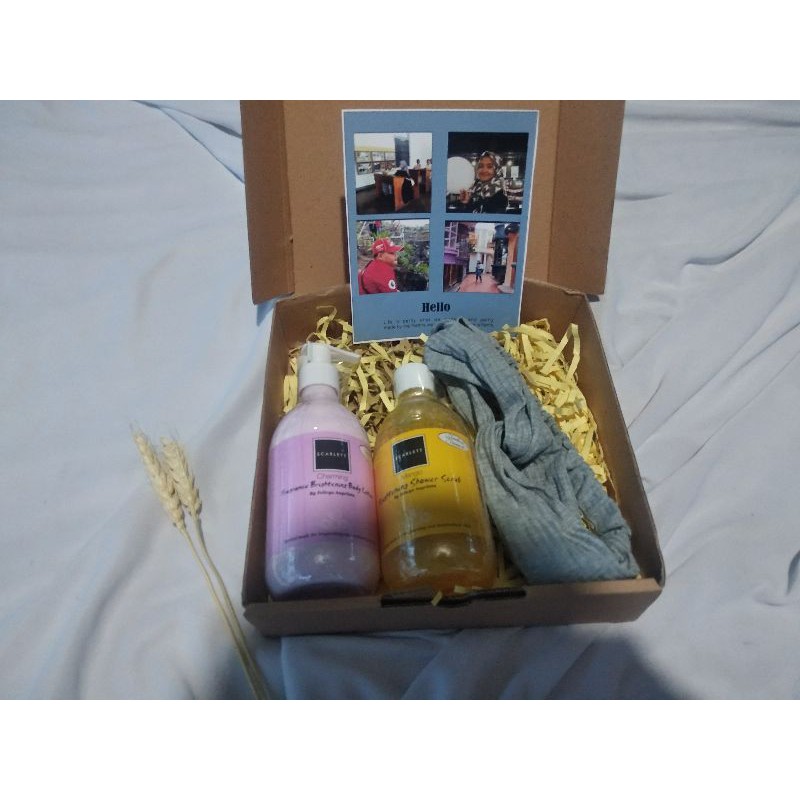

Hampers/gift box Scarlett