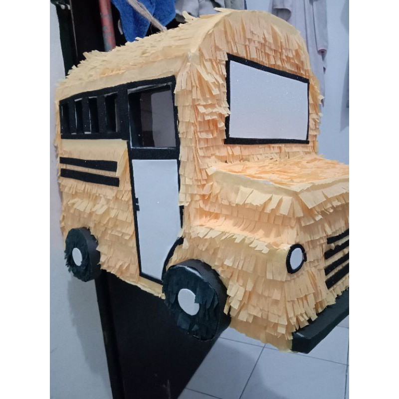 

Pinata Pukul Bus Sekolah