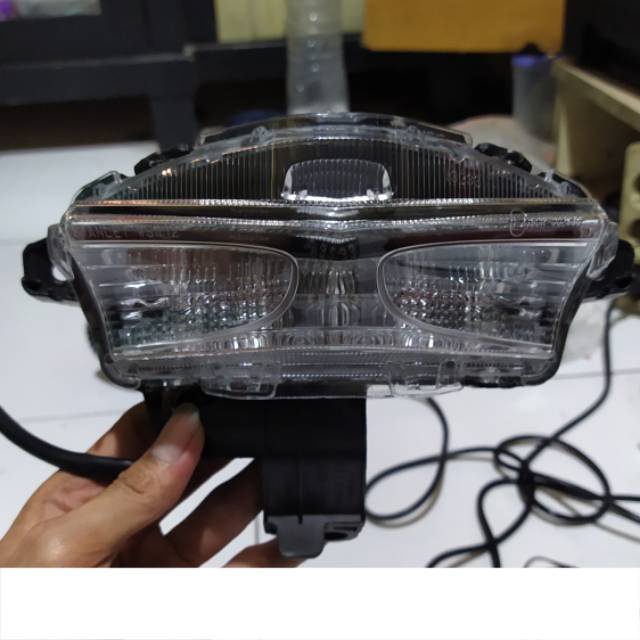 Lampu belakang stoplamp yamaha aerox 155 vva original