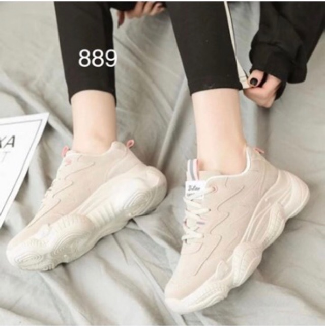 Sneakers d889