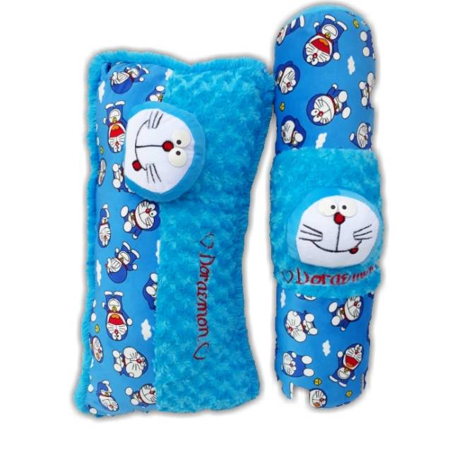 Bantal cinta karakter