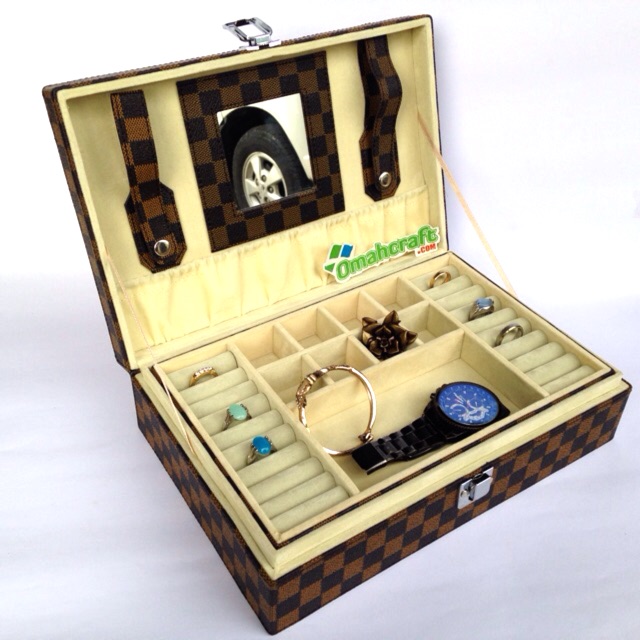 Jewelry Box and Accesories  / Kotak Tempat Perhiasan Cincin Kalung Gelang Anting Antam Logam Mulia