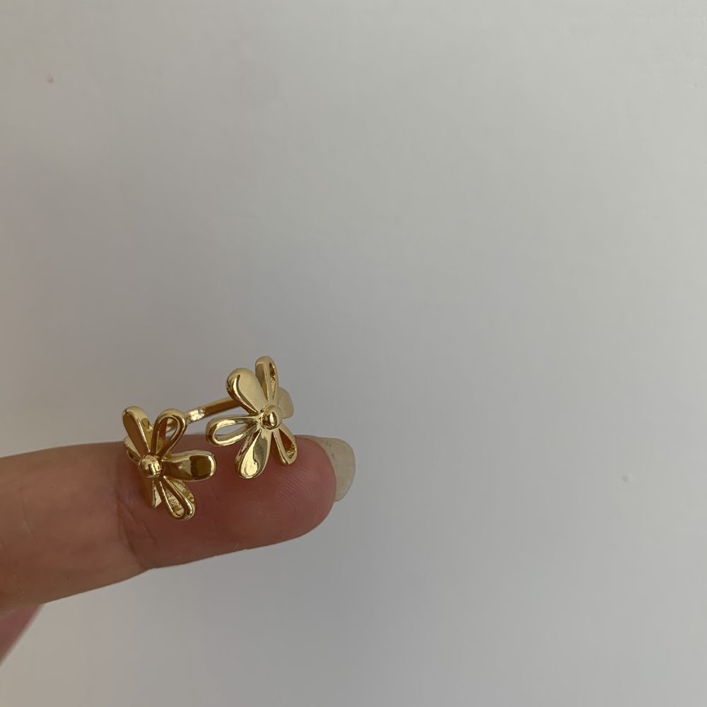 Cincin Jari Telunjuk Model Terbuka Bentuk Bunga Tidak Teratur Bahan Logam Alloy Gaya Retro Korea Untuk Wanita