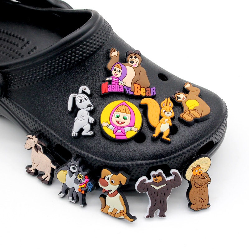Crocs Jibbitz wanita charms sandal imut Masha dan Beruang DIY pin Aksesoris pria Bahan Untuk Dekorasi Sepatu Hadiah anak