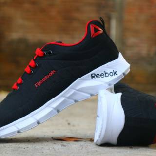 sepatu pria new rebook PIRAMIDHA/1kg muat 2pasang | Shopee