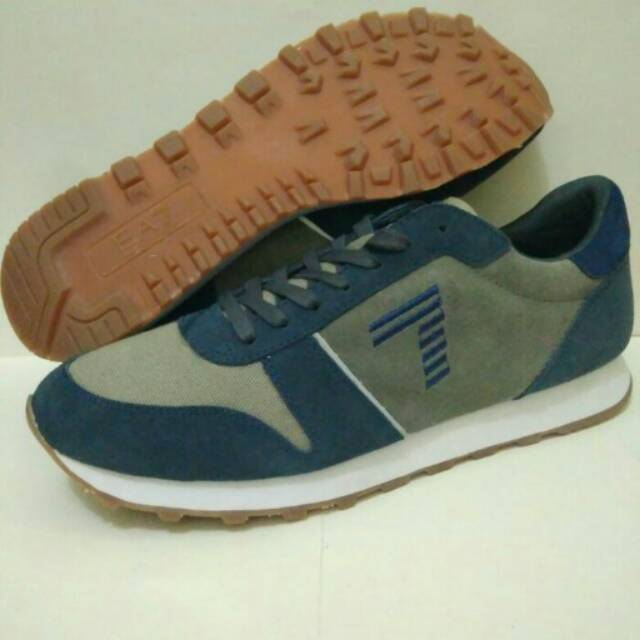 Emporio Armani 7 original sepatu sneaker EA7