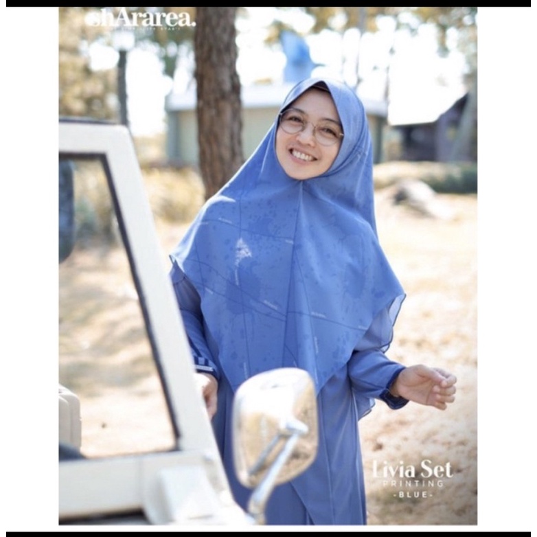 livia set by.Shararea