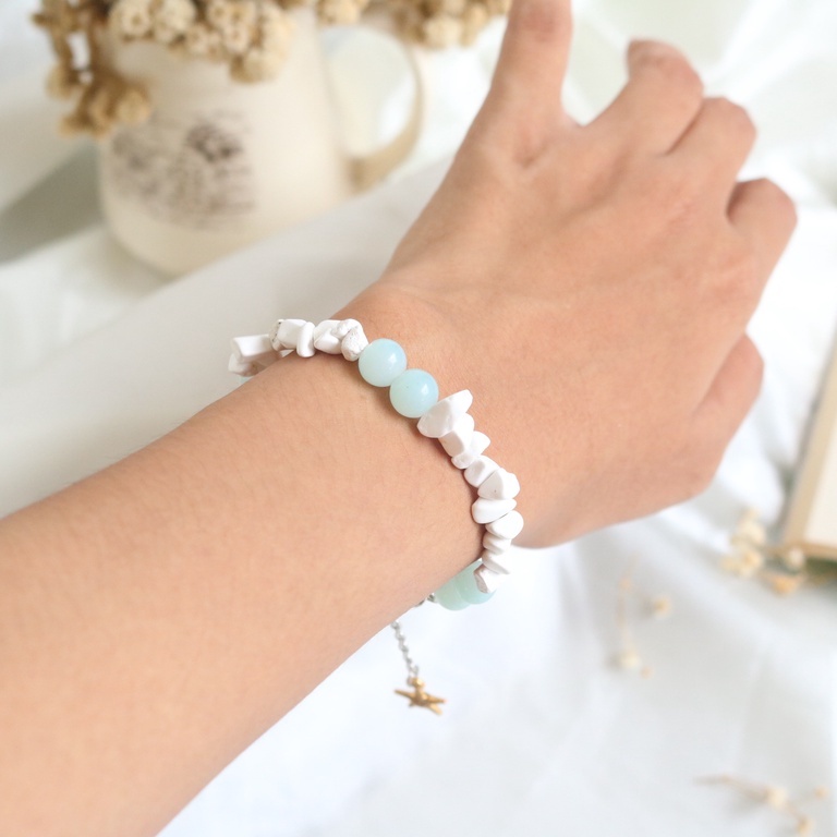 Gelang / Bracelet Sea Water / Fashion / Korea Style / Simple / Cantik / Unik / Etnik / Natural / Gelang Sahabat Persahabatan / Wanita Vintage / Biru Muda / Batu Putih / Aksesoris Asesoris / Perhiasan Unik Cantik Anggun