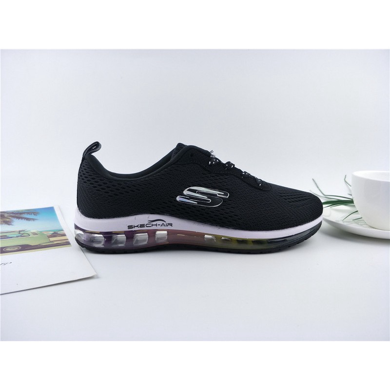 sepatu futsal skechers