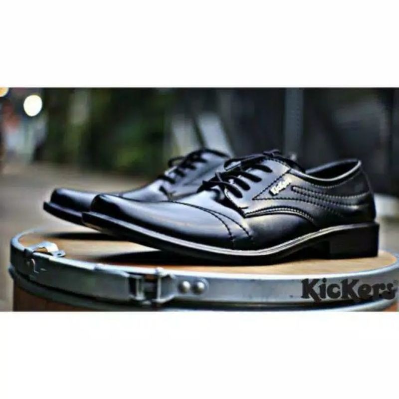 Sepatu Pantofel Kulit Asli Pria Kickers Casual Kerja Formal