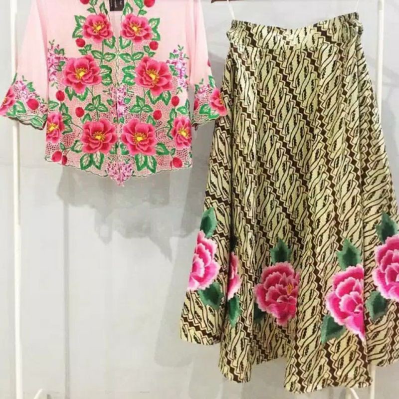 Rok Batik merk Roemah Kwbaya Vielga