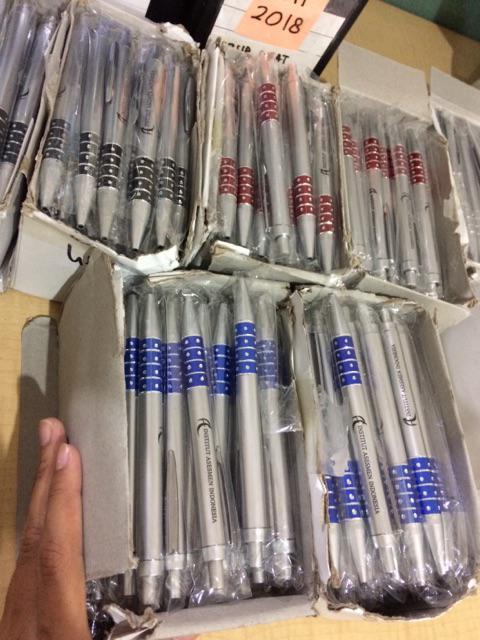  Pulpen  Promosi Warna Silver  Pulpen  Souvenir Murah 