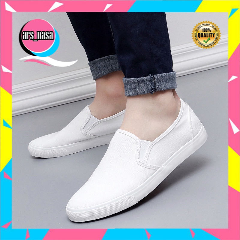 Sepatu Kanvas Pria Fei Yao  Murni Putih Slip-On Kanvas Sepatu Pria Kecil Putih Siswa Kain Sepatu Kas