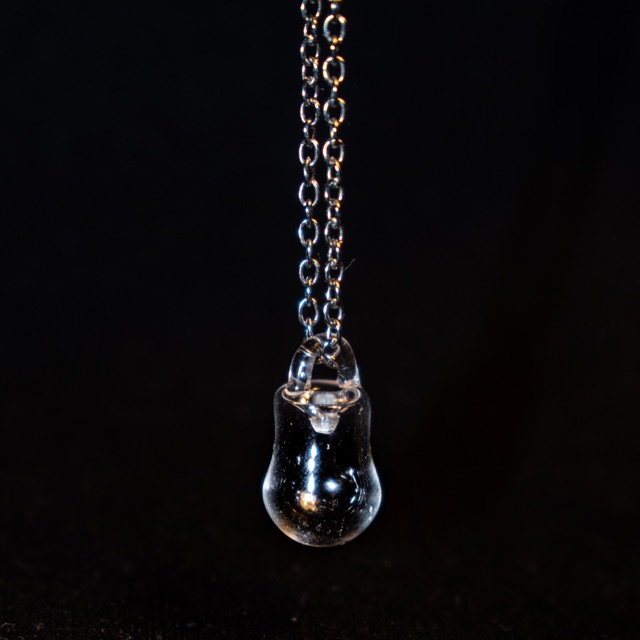 Aromatherapy glass pendant