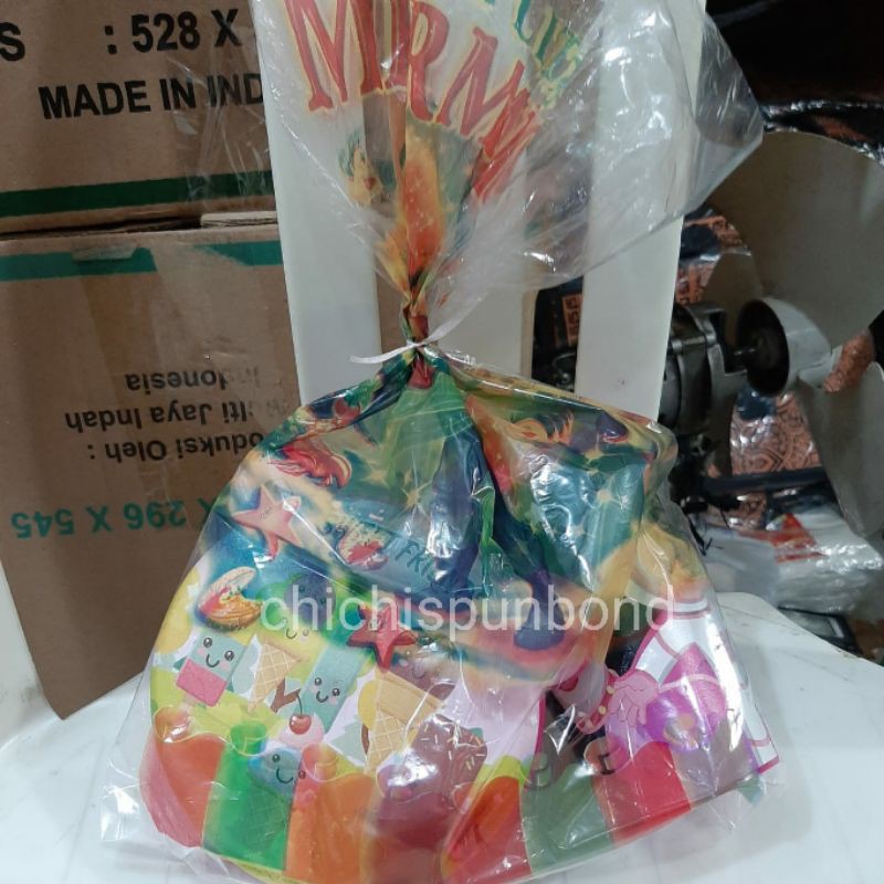 Plastik ulang tahun karakter besar 25 x 40cm