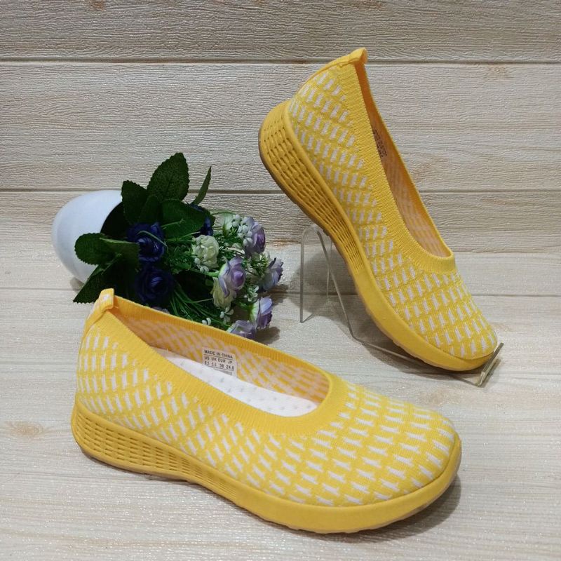 KDM SEPATU FLAT WANITA