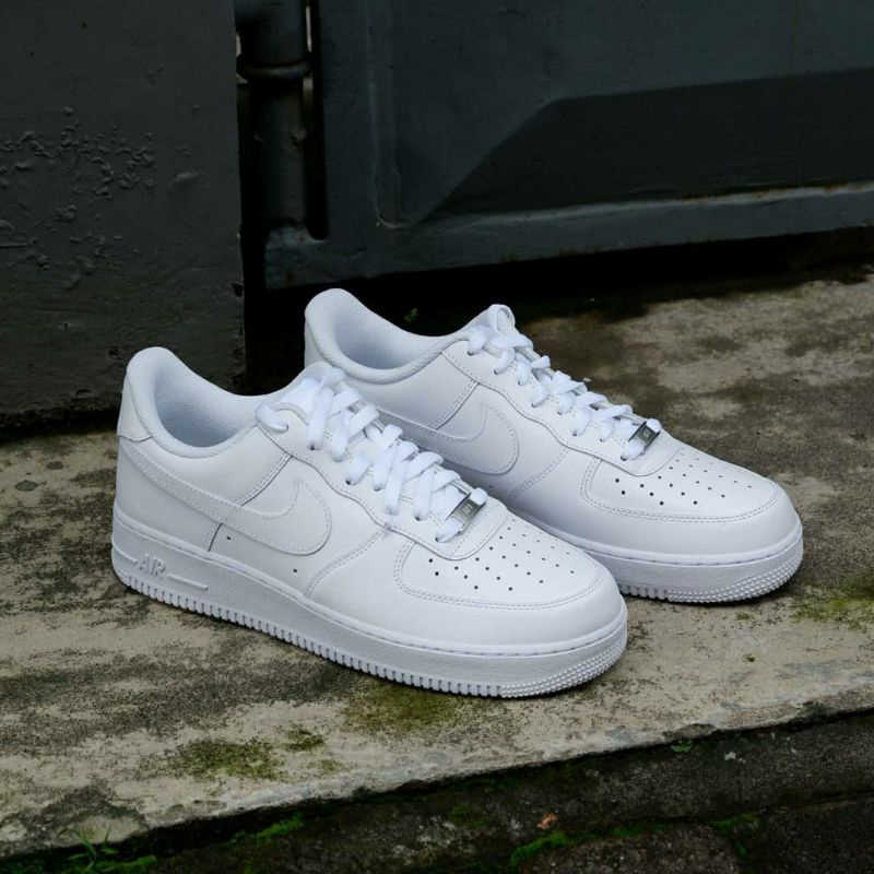 Nike Air Force 1 Triple White