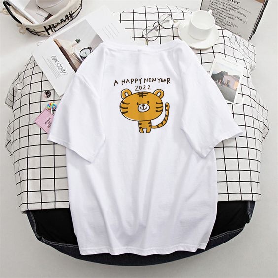 MYSTIQUE.ID-BAJU KAOS HAPPY NEW YEAR TAHUN MACAN 2022 T-SHIRT LUCU DAN AESTHETIC