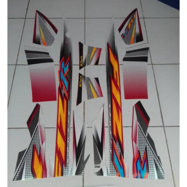 Striping fiz R 2004 merah putih