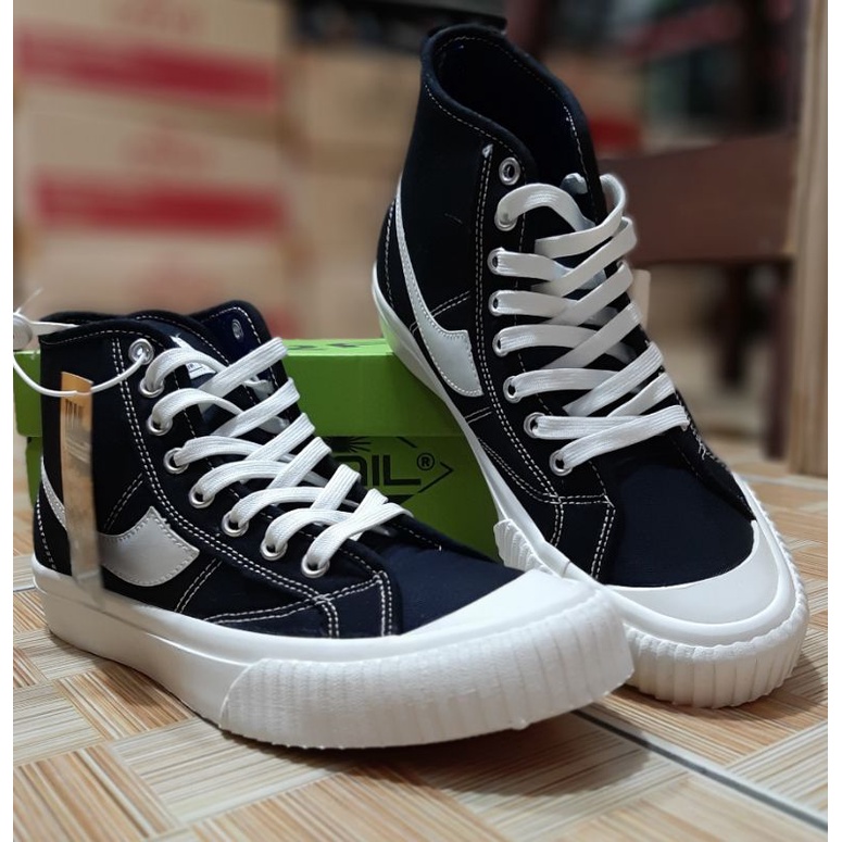 sepatu skate-sepatu tali-sepatu d.compass-trail-sepatu sekolah-sepatu hitam putih.