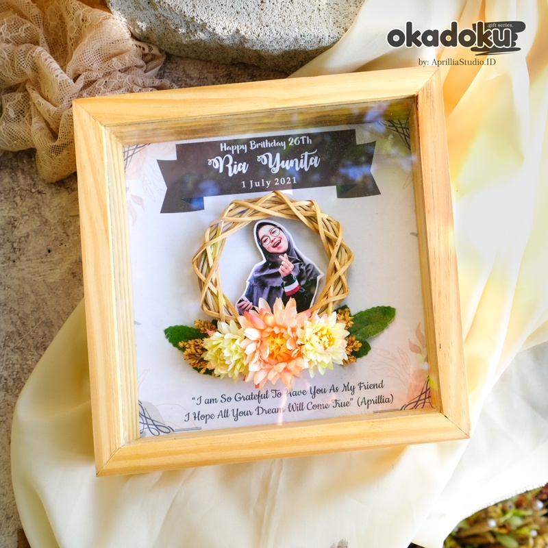 KADO PERNIKAHAN RIHANNA 01, FRAME BINGKAI CUSTOM FOTO UKURAN 20x20 CM