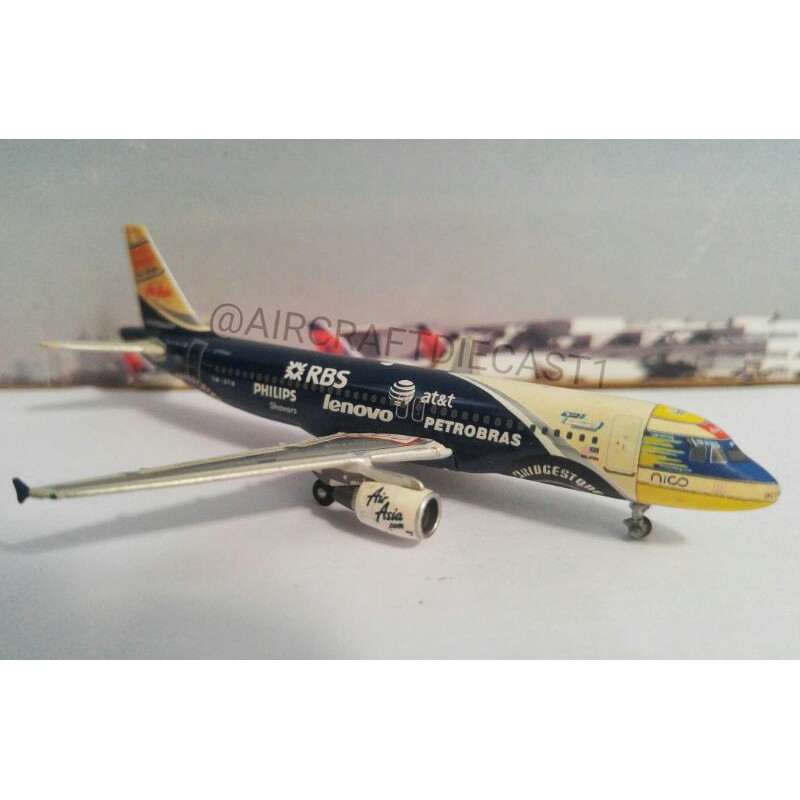 Diecast Pesawat Original Phoenix Airasia Airbus A320 F1 Nico Rosberg Special Livery