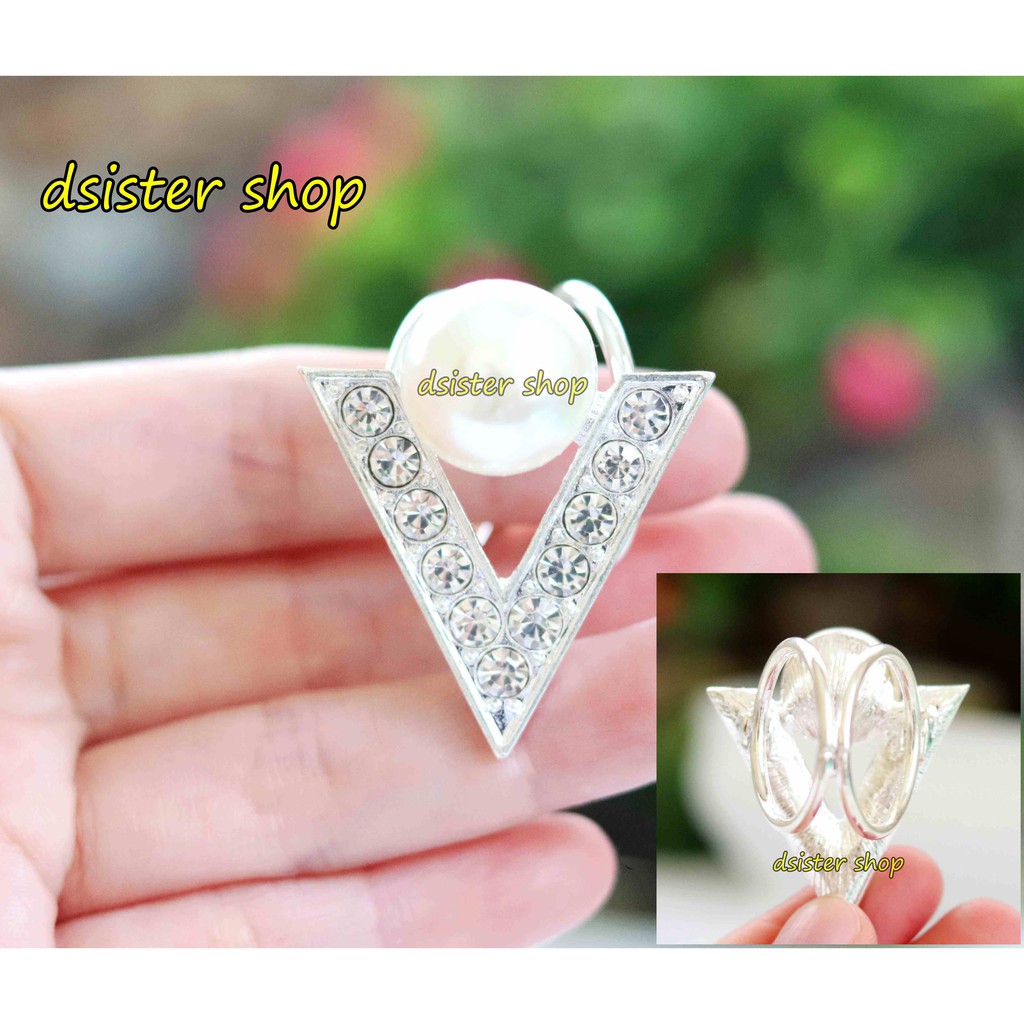 Bros Cincin Ring Aksesories Syal Hijab Bentuk Segitiga Cantik-Silver V Mutiara