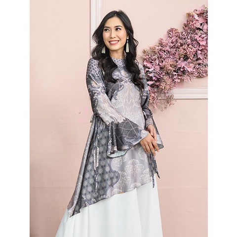 Hailey Tunic in Lilac Gray - Wearing Klamby