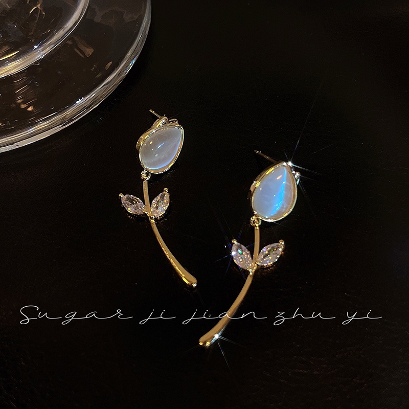 Anting Tusuk Model Bunga Tulip Trendy Untuk Wanita